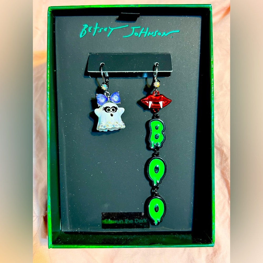 Betsey Johnson BOO Mismatch Lever Back Style Earrings! Glow In The Dark NWT